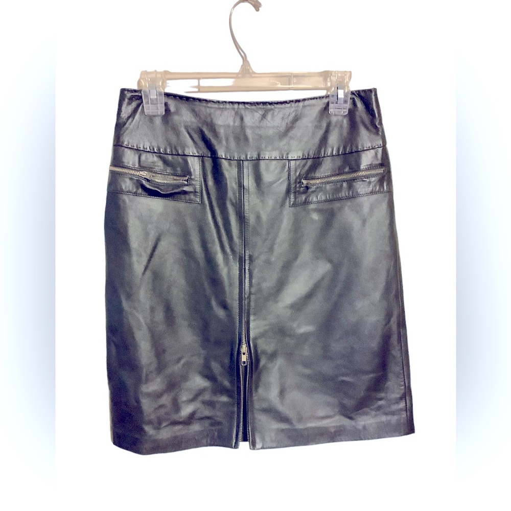 Cach’e Women’s GENUINE LEATHER Lined Skirt. New With Tags. Dark Silver Gray